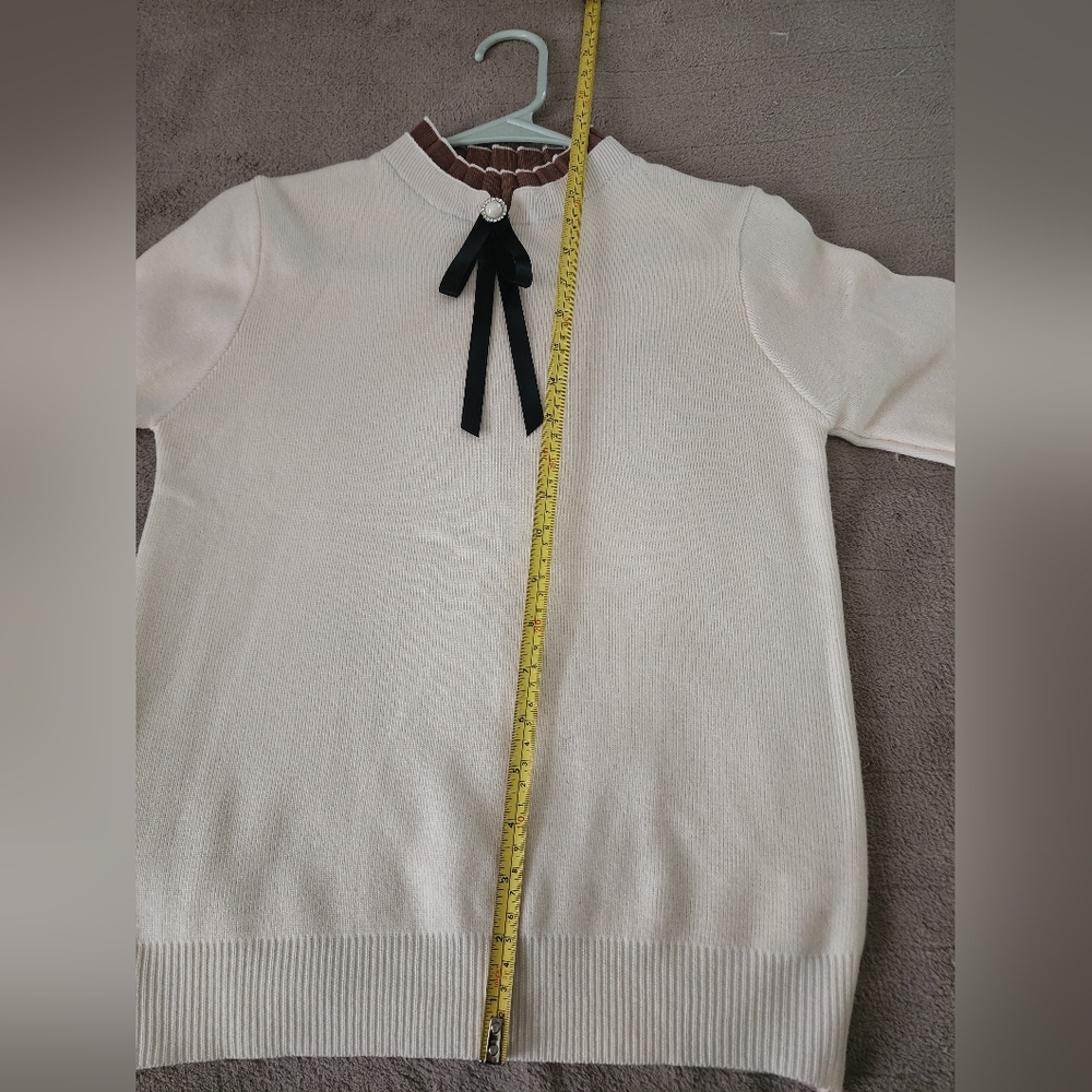 Elegant Cream Sweater with Ribbon And Pearl Accent - Picture 7 of 7